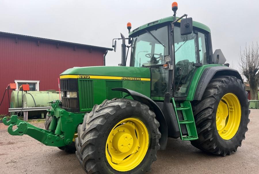 1998 John Deere 6910