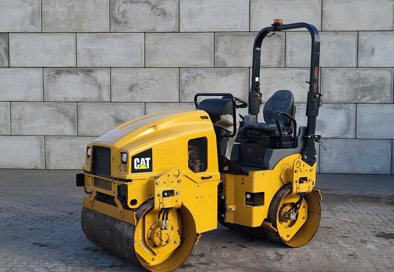 2017 Caterpillar CB2.7